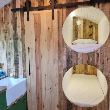 Rusty - Shepherds Hut Sleeps Up To 4 Sidlesham Exterior photo